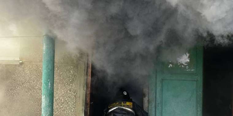 Петропавлда үй ішінде өрт шығып, 15 адам эвакуацияланды (ВИДЕО)