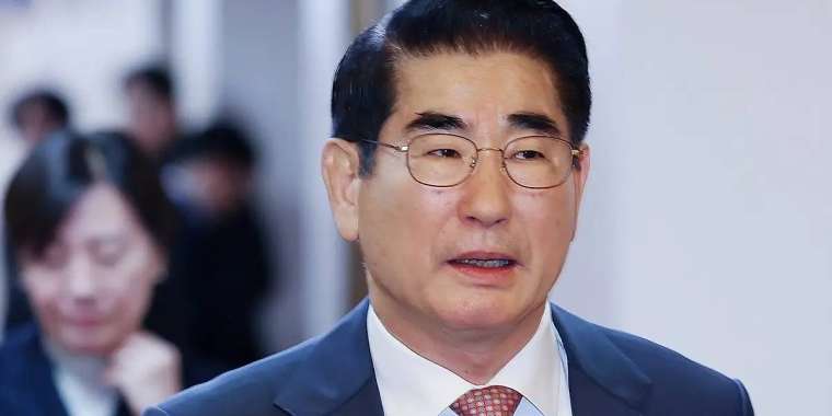 Оңтүстік Кореяның бұрынғы қорғаныс министрі мемлекетке опасыздық жасады деген айыппен қамауға алынды