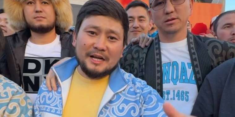 «Шавхат ұтылады» деді». Арман Тоғаев UFC спортшысымен неге жанжалдасып қалғанын түсіндірді