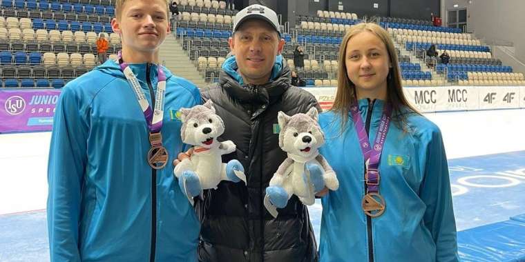 Конькимен жүгіруден әлем кубогінде жасөспірімдер құрамасы қол жүлде иеленді