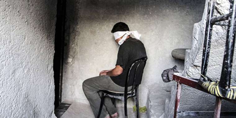 «Біз режимді құлаттық!»: Сирия түрмелеріндегі сұмдықтар