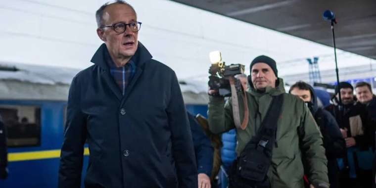 Киевке Германияның оппозиция лидері келді