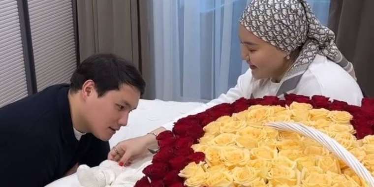 Дина Төреәлі екінші перзентінің жынысын айтты