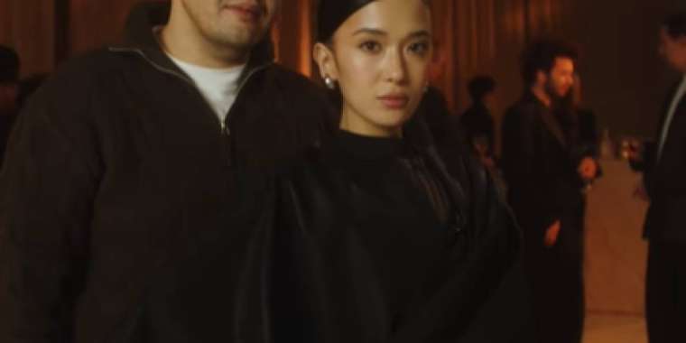 Салтанат Нүкенованың ағасы экс-депутаттың қызымен түскен суретін жариялады