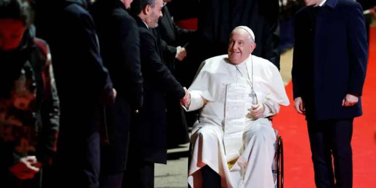 Рим папасы орыс пен украинды «туысқандар» деп атады