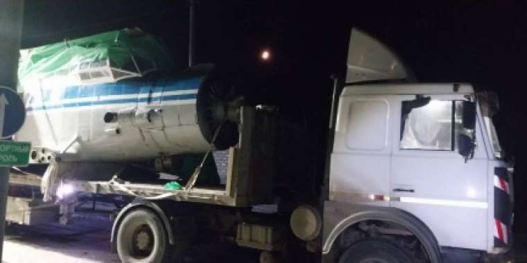 Павлодар облысында жүк көлігімен Ресейге ұшақ алып өтпек болған