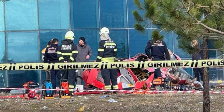 Түркияда тікұшақ ауруханаға соғылып, 4 адам қайтыс болды