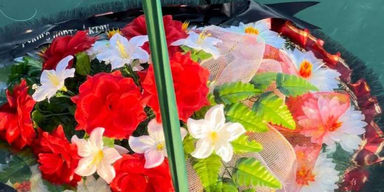 Ұшақ апаты: Каспий теңізіне гүл шоқтары жіберілді