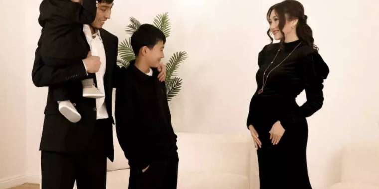 Сүйінші! Ерке Есмахан тағы сәби күтіп жүргенін айтты