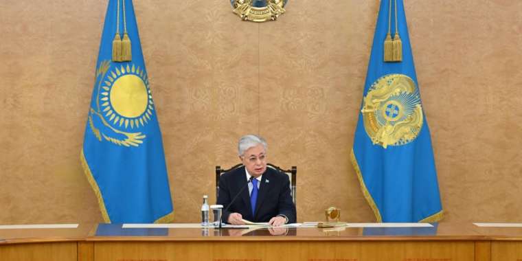 «Арандату мен фейкке жол бермеу маңызды». Президент ұшақ апатына қатысты кеңес өткізді