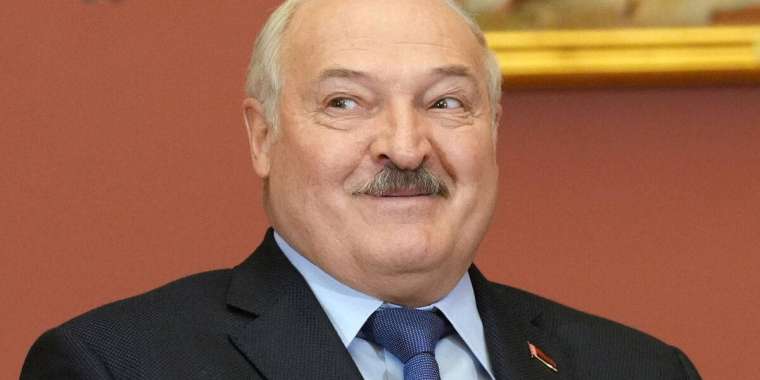 Беларусь тәуелсіздігінен айырылып барады