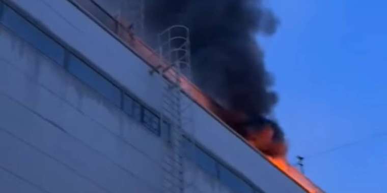 Алматыда «Москва» сауда-ойын-сауық орталығында өрт шықты (ВИДЕО)