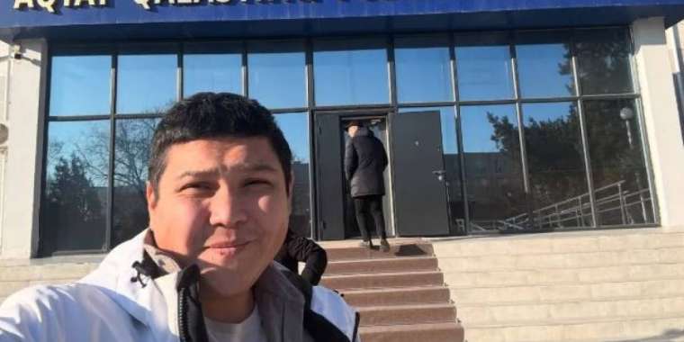 Ақтау маңындағы ұшақ апатын суретке түсірген блогер бостандыққа шықты