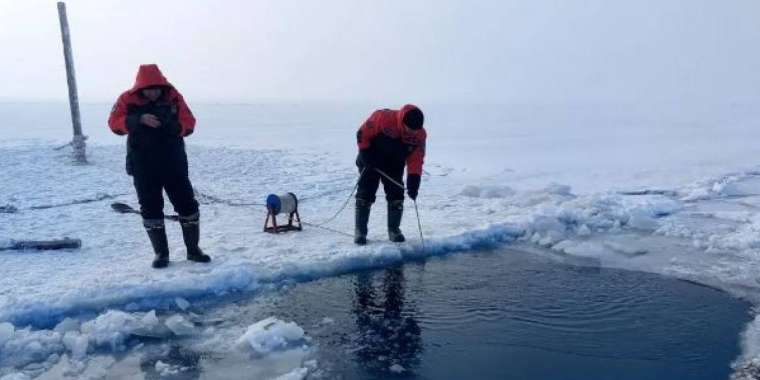 Қарағанды облысында үш адам мұз астына түсіп кетті