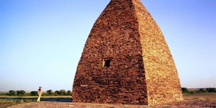 Қозы Көрпеш - Баян сұлу кесенесі