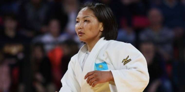 Отгонцэцэг Галбадрах Қазақстан азаматтығынан бас тартты