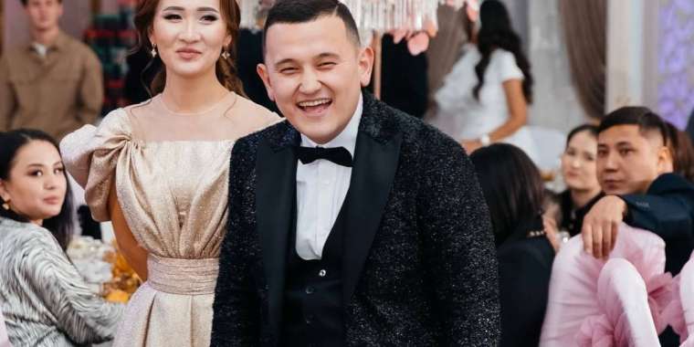 Танымал әзілкеш Елдос Қадырханов әйеліне қымбат сыйлық тарту етті