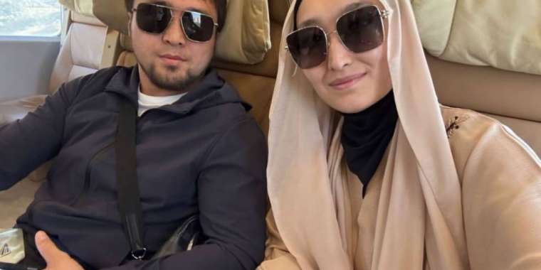 Елдос Сметов пен әйелі Лондонда өмір сүреді