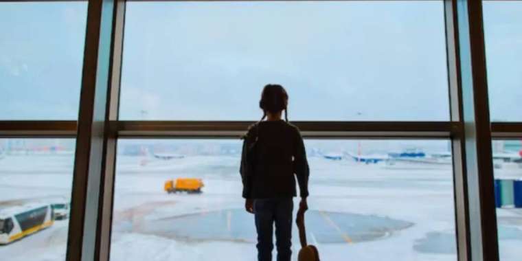 Қыз баланы әуежайда қалдырып кету оқиғасы:  Air Astana 5 млн теңге төлейді