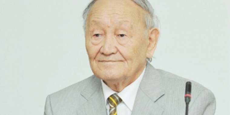 Мекемтас Мырзахметов. Абайтану және оның «толық адам» ілімі