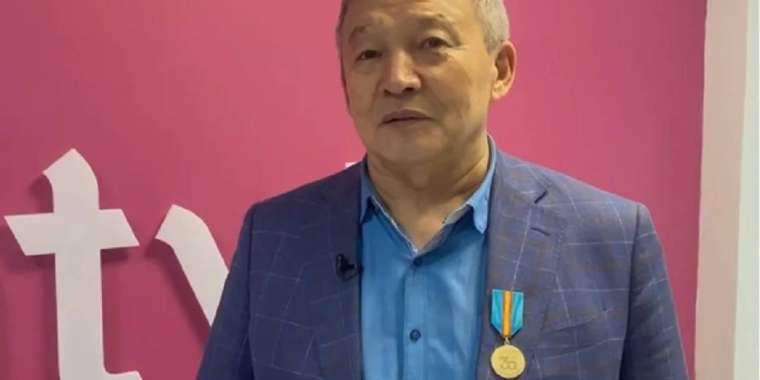 Ақын Алмас Ахметбекұлы өлеңдері