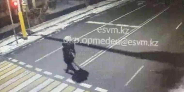 Мектеп оқушысын тонаған ер адам ұсталды