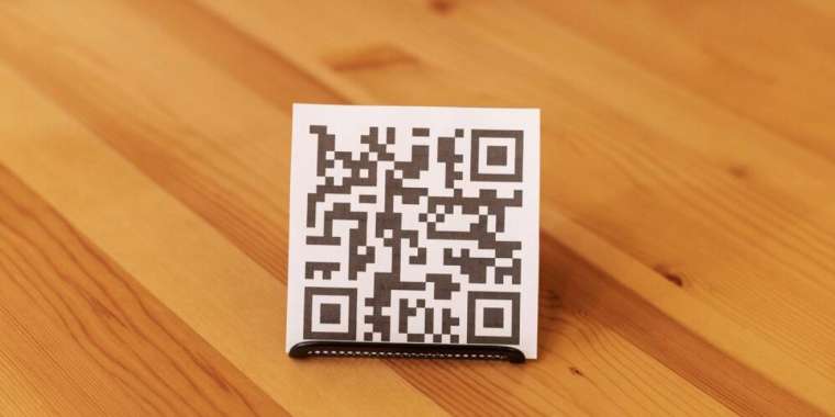 Мектептер мен колледждерде «111» байланыс орталығының QR-кодтары іске қосылды