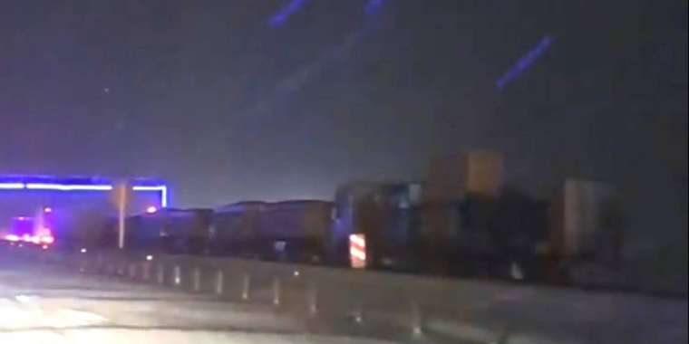 Астана-Қарағанды тасжолында жүздеген көлік кептеліске түсті (ВИДЕО)