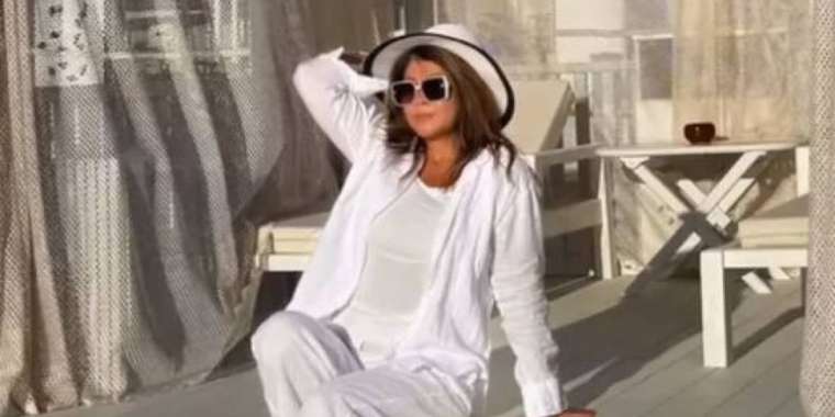 «От болып тұрсыз»: Мысырда жүрген Шахизаданың суреттері қызу талқыланды