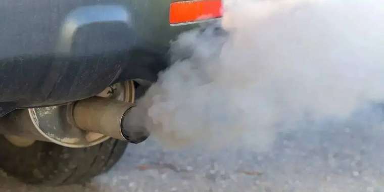 Көлікті 55 минут қыздырсаңыз да бәрі бір - депутат