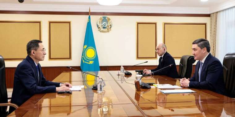 Олжас Бектенов Қытайдың Қазақстандағы елшісімен кездесті