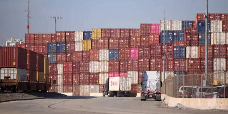 АҚШ Канада, Мексика, Қытай тауарларына салық ставкасын көтерді