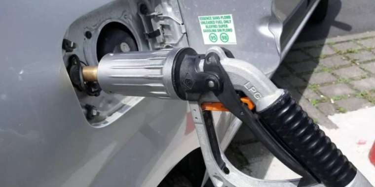 Бүгіннен бастап Қазақстанда автомобиль газының бағасы өсті