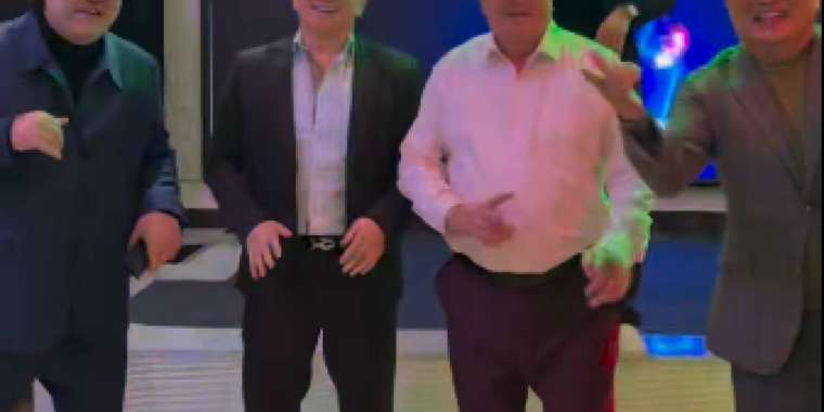 Алтынбек Қоразбаев 77 жасын тойлап, ерекше биімен көпшілікті таңқалдырды