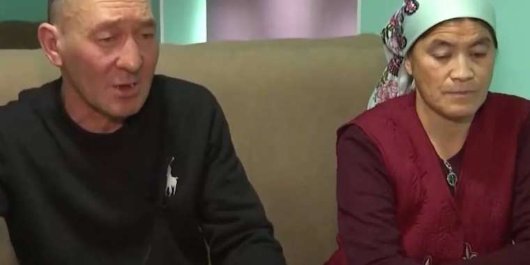 Саусақтарын шауып тастаған: Кәсіпкерде 20 жыл құлдықта болған отбасы