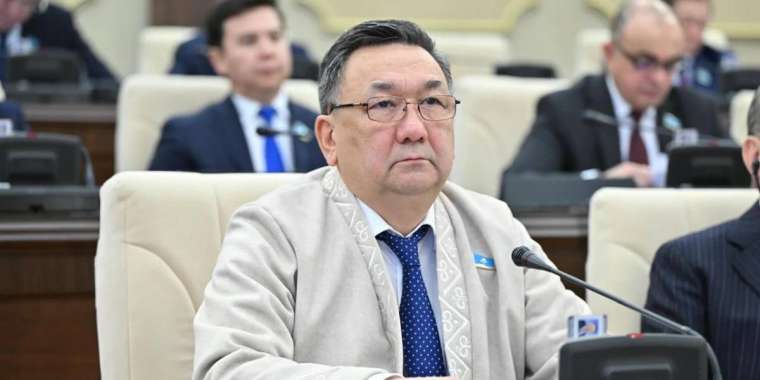 Депутат: Үкімет фермелерге 296 миллиард теңге қарыз