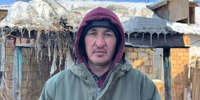 Зайсанда ер адам өртенген үйден 4 баланы құтқарды