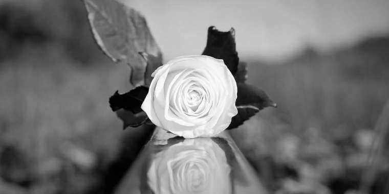 Астанада 16 жастағы қыз көпқабатты үйден секіріп, қаза тапты