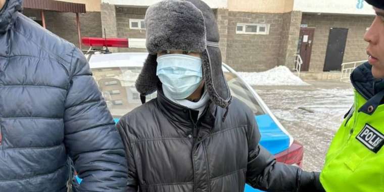 Астанада лифтіде баланың бетін пышақтаған жасөспірім ұсталды