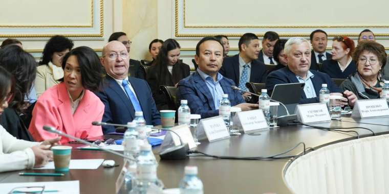 Жұманғарин Алматыда ҚҚС бойынша бизнес өкілдерімен кездесті