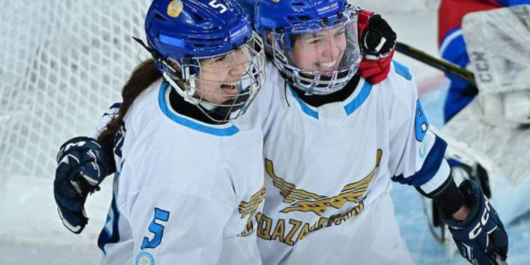 Харбин-2025: Хоккейден әйелдер құрамасы күміс жүлдегер атанды