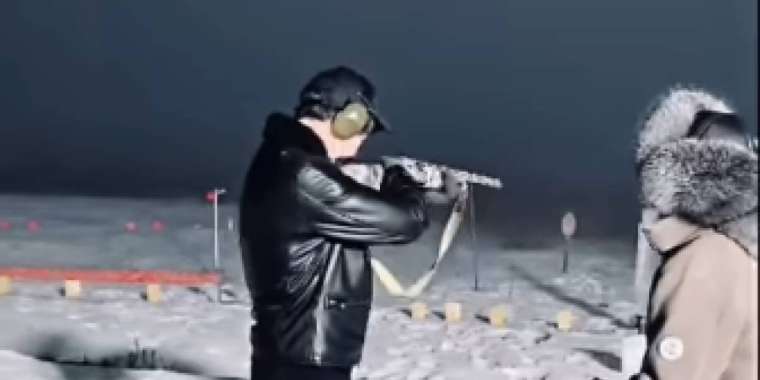 Мылтық атқан Димаш Құдайберген жанкүйерлерін таңғалдырды