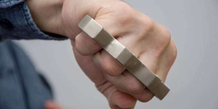 Оқушыны кастетпен ұрып өлтірген екі жасөспірім ұзақ жылға сотталды