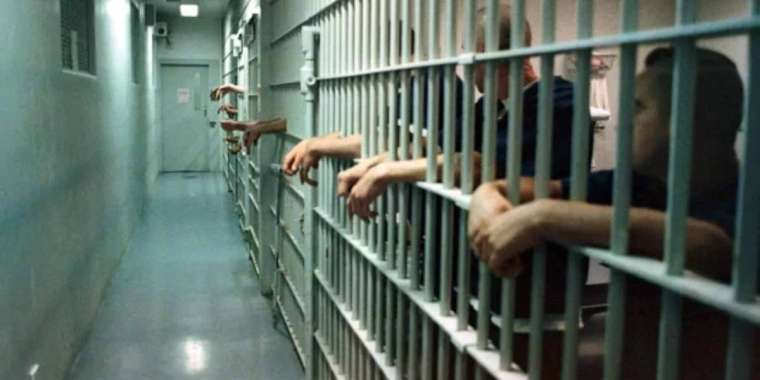 Өзбекстанда сотталушылар арасында кітап оқығандардың жазасы жеңілдейді