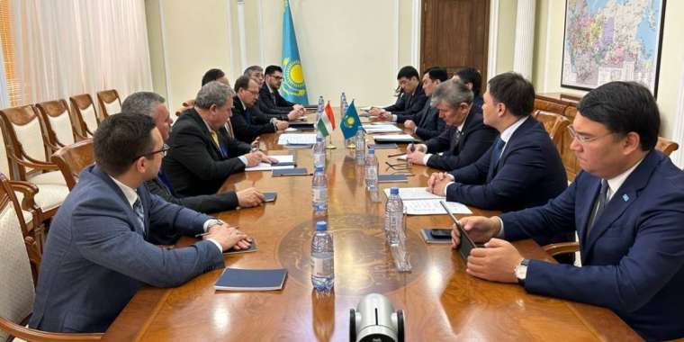 Қазақстан мұнайын Венгрияға жеткізуге келісті