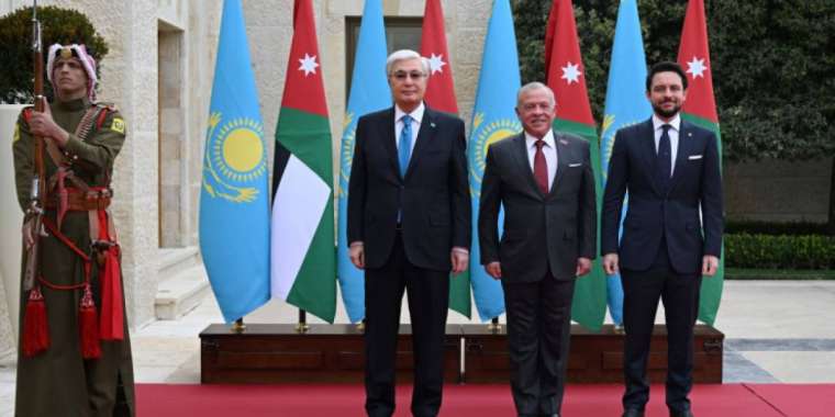 Президент Әл-Хусейния сарайына барды