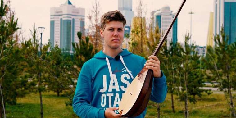 Блогер елдегі дін қызметкерлерінің де табысын тексеруді ұсынды