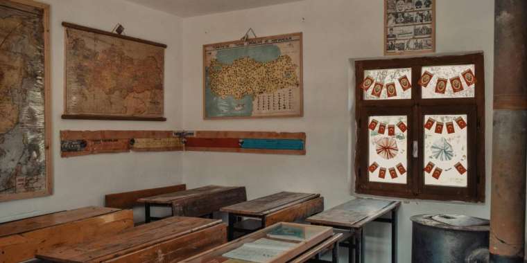 Едені шіріп, қабырғасы көгерген. Қызылорданың Жосалы кентіндегі мектептің жағдайы сын көтермейді