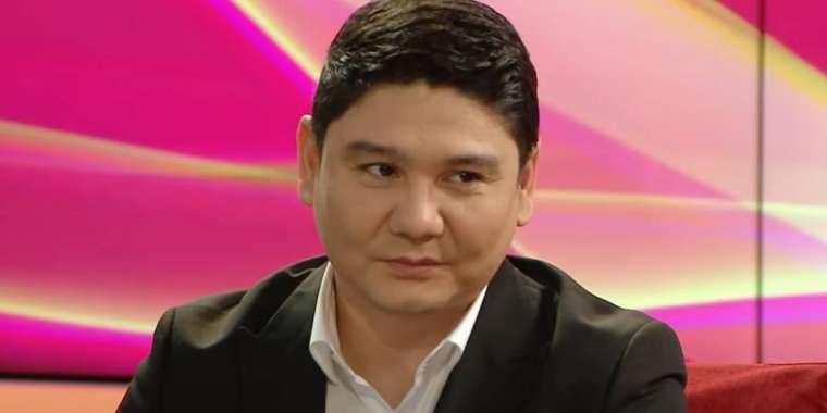 «Басқа әншінің қатысы бар»: Бейбіт Қорған өзінің «некесіз баласына» қатысты құпияны ашты