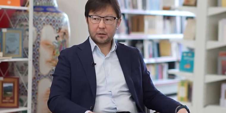 Ақберен Елгезек: «Болмаған балалық шақта» жазылмаған кейбір оқиғалар фильмге енді